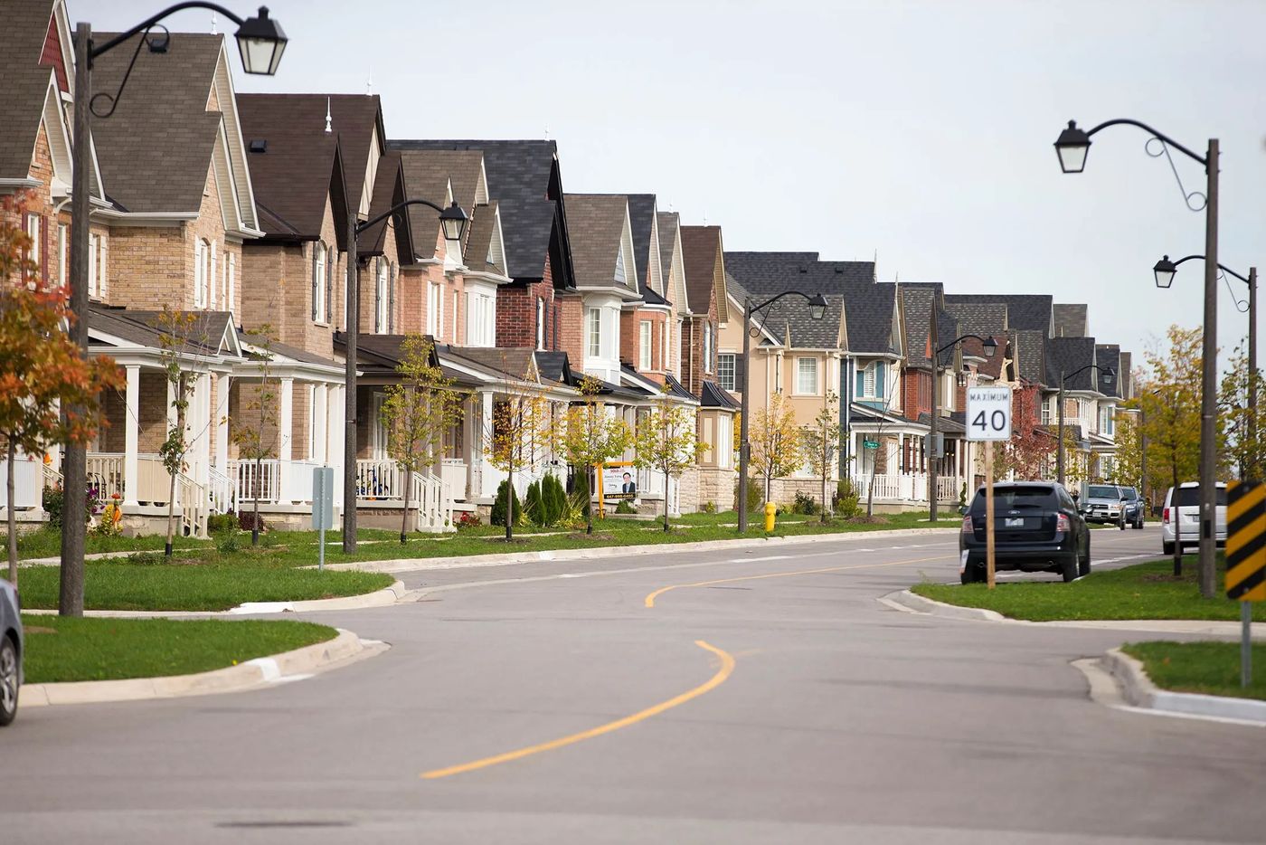 Toronto Million-Dollar Homes Pushing Demand to Nearby Cities, Bloomberg