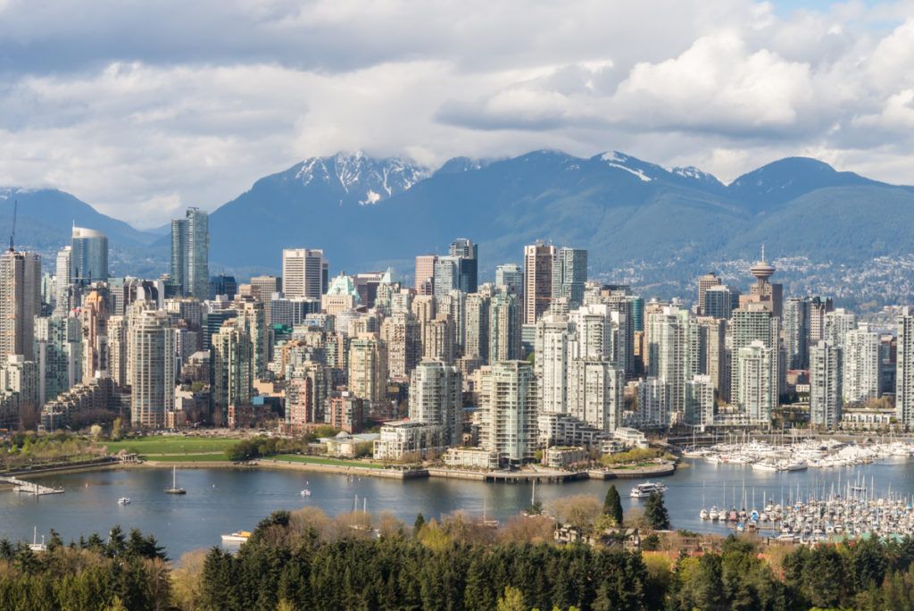 Vancouver Cityscape with Mountains, Free Downtown Skyline Photo