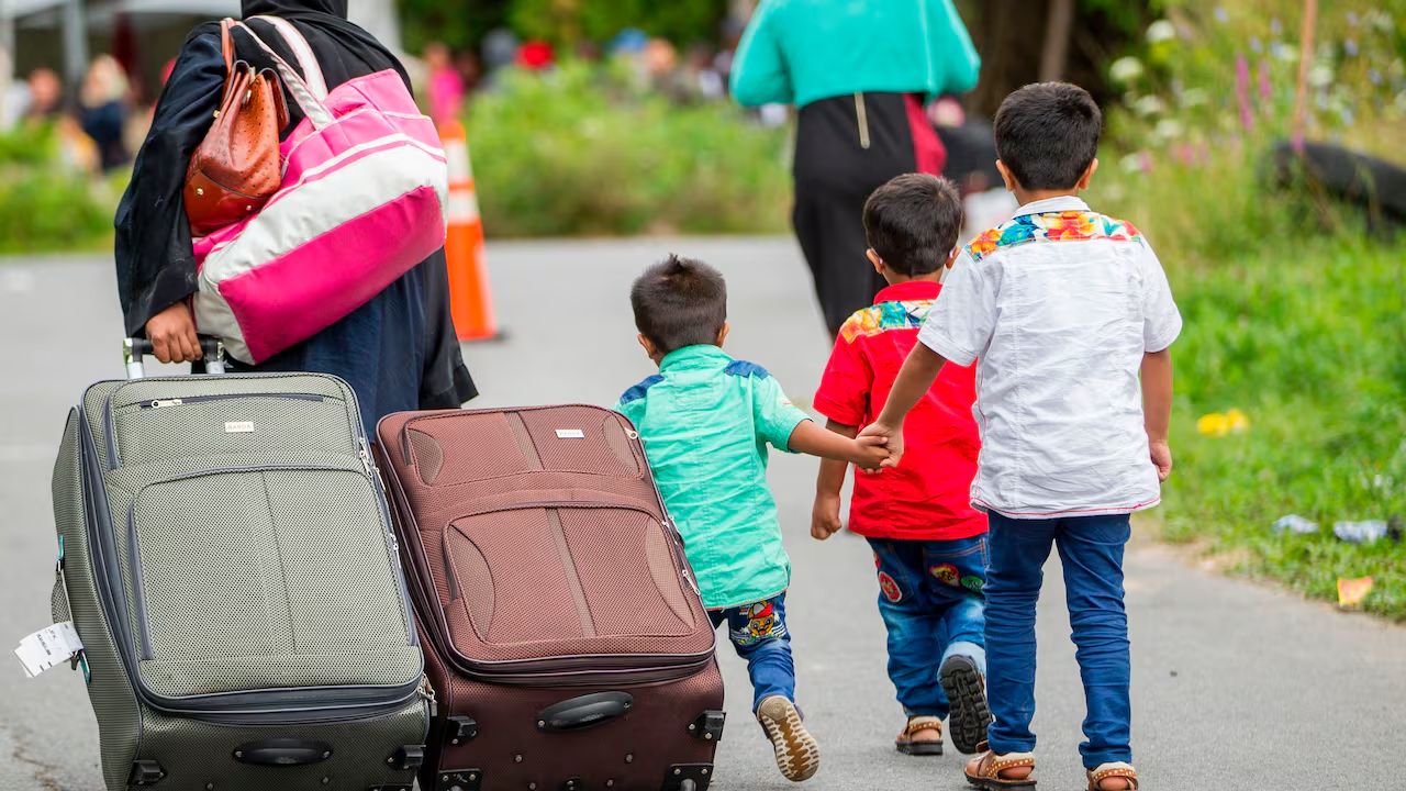 Separation of families at Canadian border is creating 'invisibly detained  children': advocate | CBC Radio