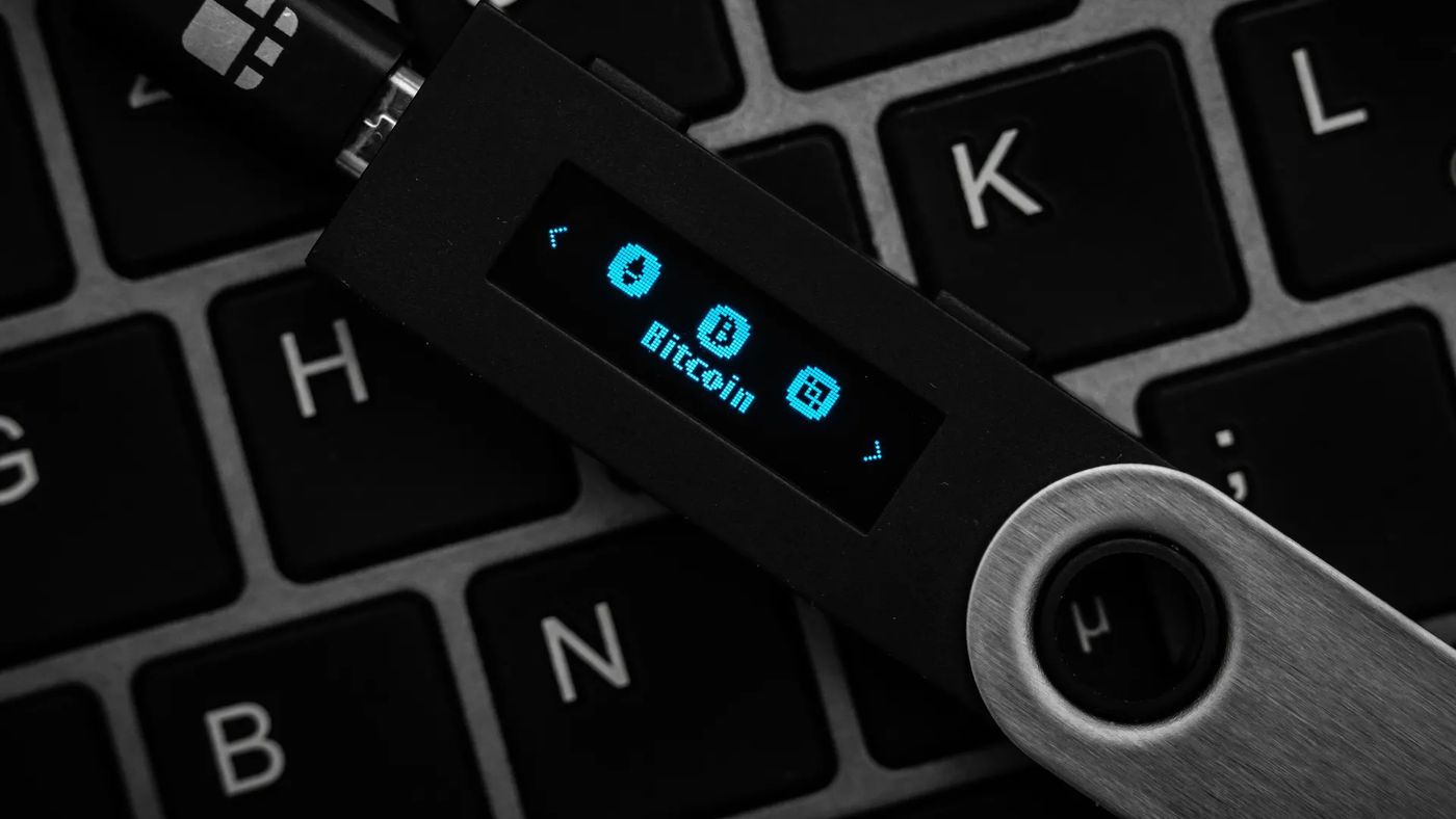Crypto hardware maker's recovery feature draws ire