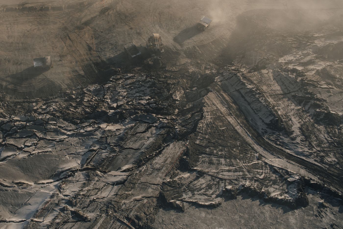 A dizzying bird's-eye view of Alberta's oilsands | The Narwhal