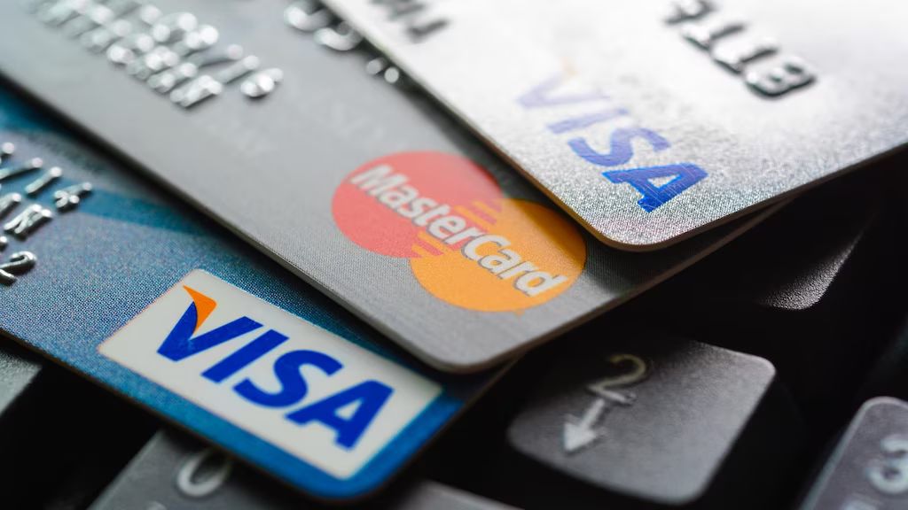 Paying with a credit card? Expect to see a fee when you shop under new  rules that start now | Radio-Canada.ca