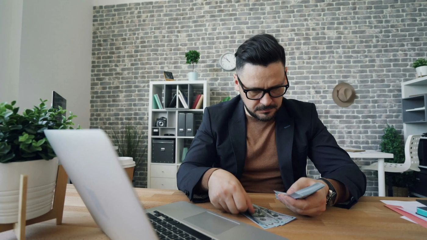 Virtual Accountant vs. In-House Bookkeeper: What's the Real Cost for a  Canadian Small Business?