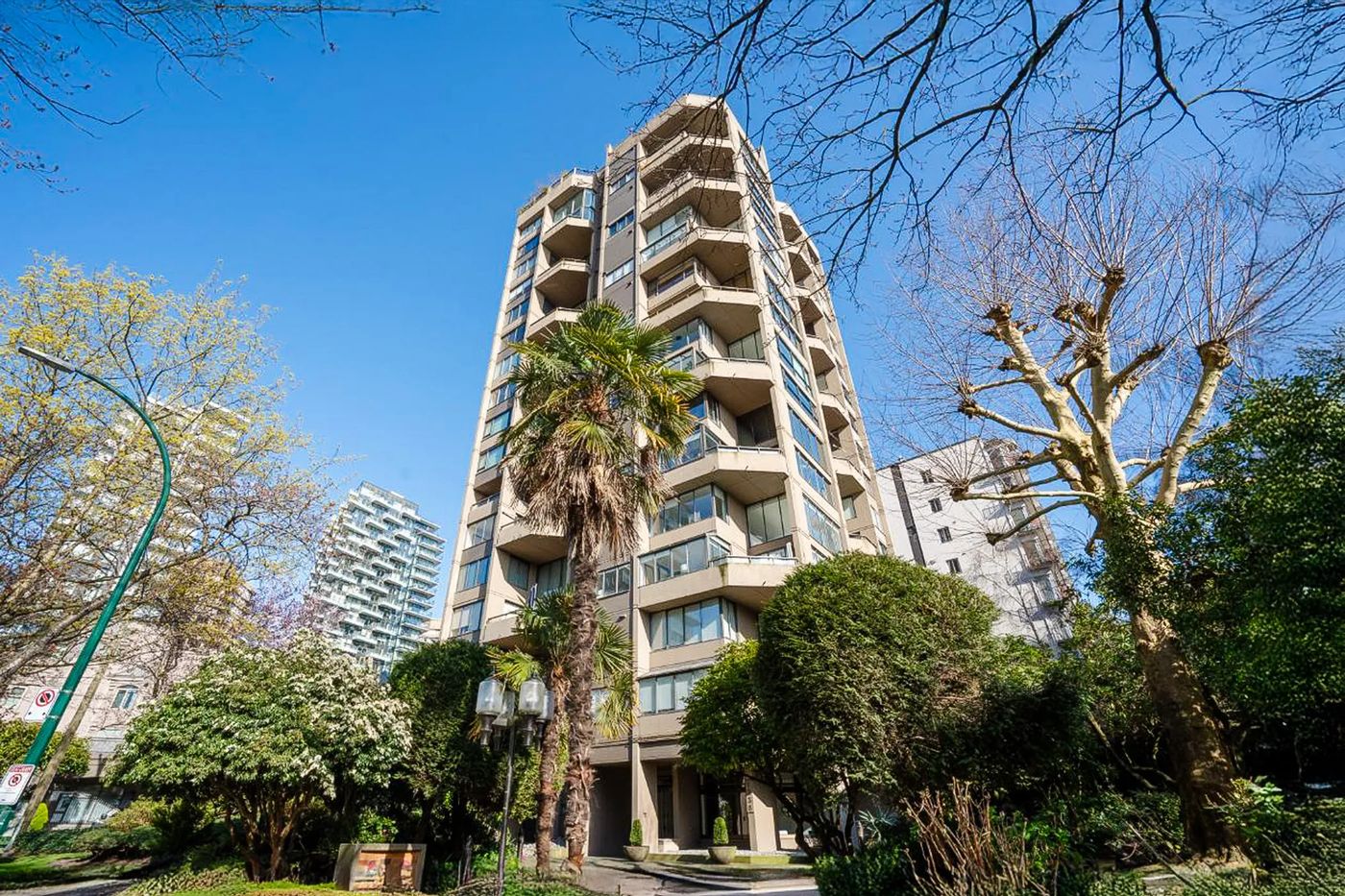 The West End Buildings, Blu Realty