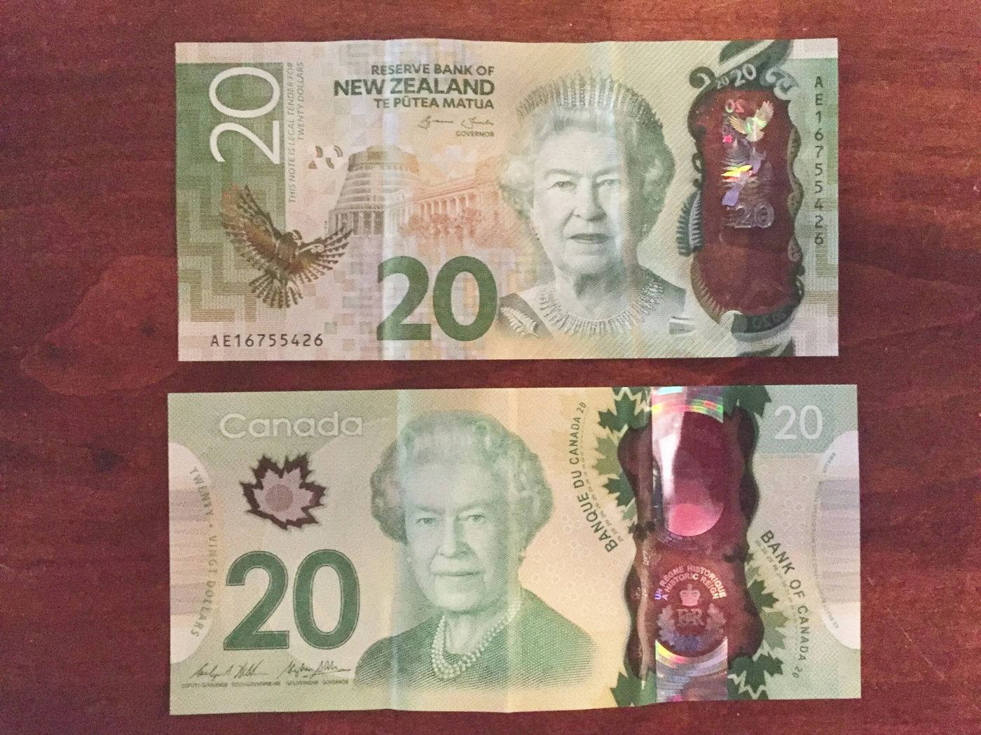 The new Canadian and New Zealand $20 notes are almost indistinguishable :  r/pics