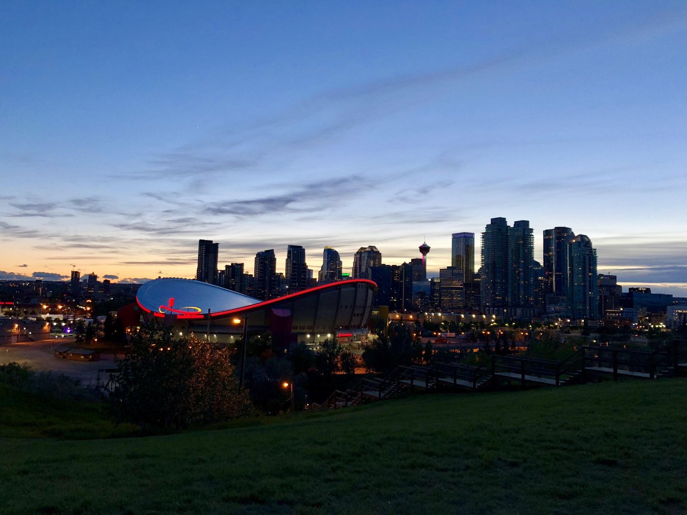 My favourite viewpoint of the Calgary skyline : r/Calgary