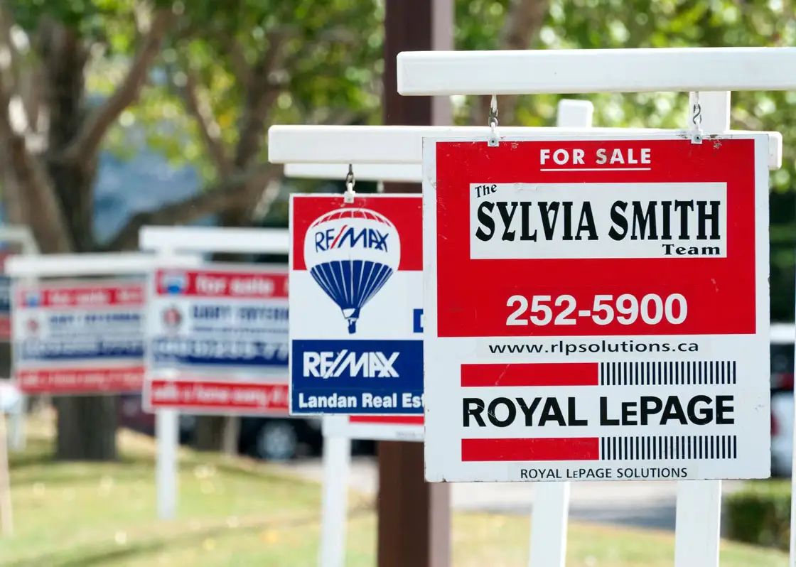 Canadian home sales predicted to shrink 1.1 per cent in 2015 | Globalnews.ca