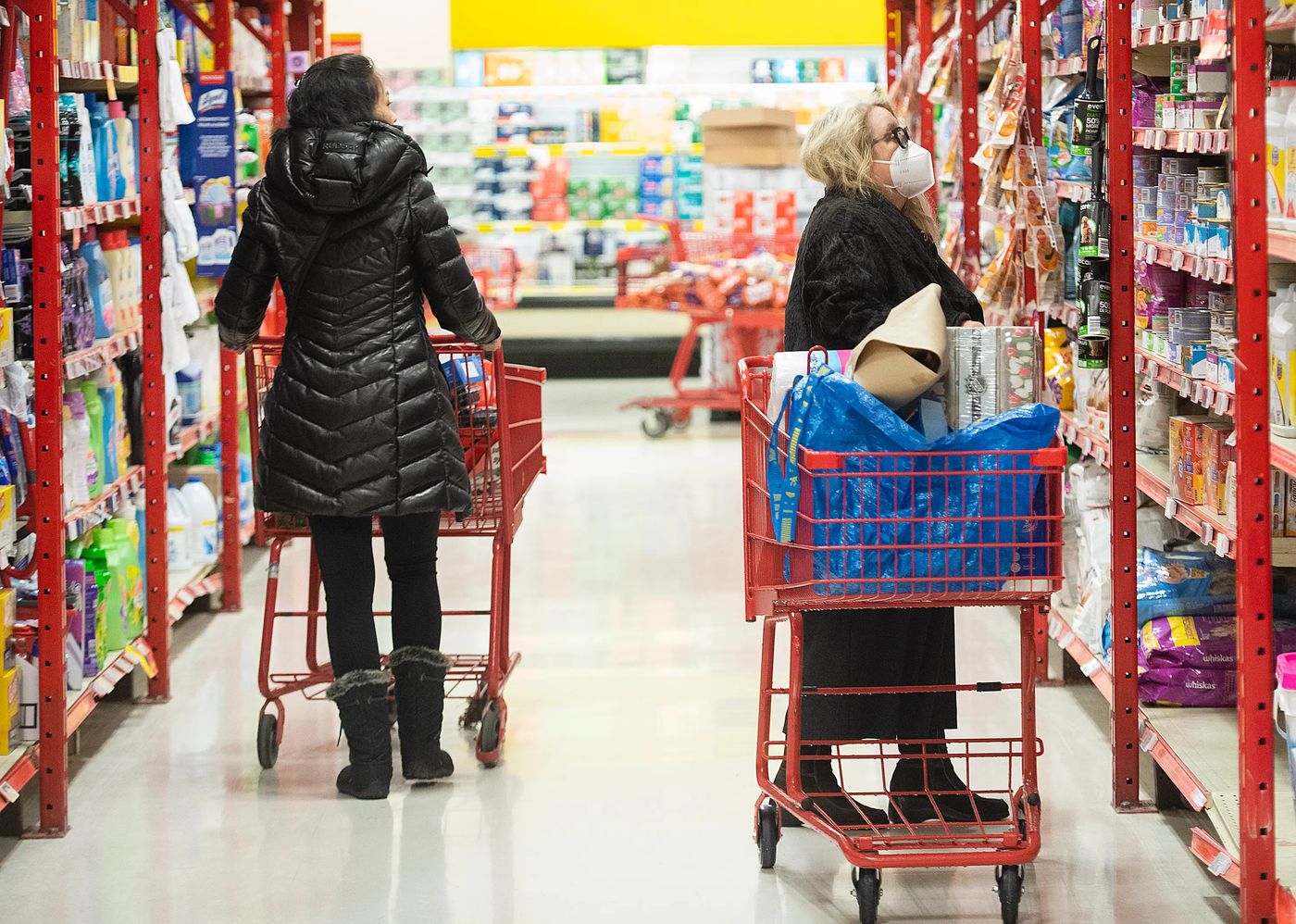 Soaring food prices are changing the way Canadians shop for groceries, National | Globalnews.ca