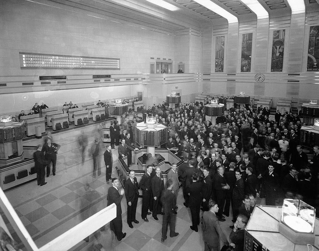 File:New Toronto Stock Exchange trading floor.jpg, Wikimedia Commons