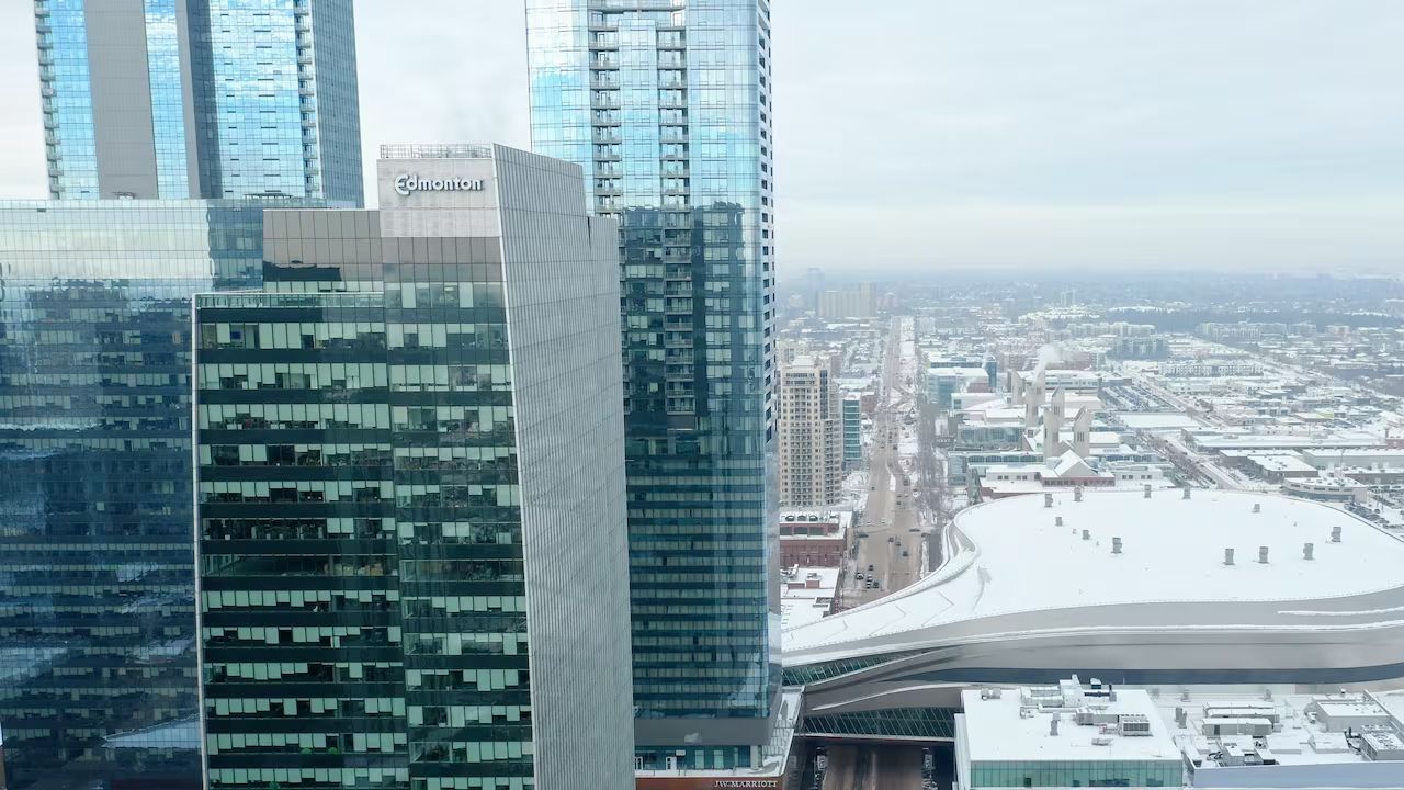 No plans to end hybrid work for City of Edmonton staff, despite calls for  return to office | CBC News