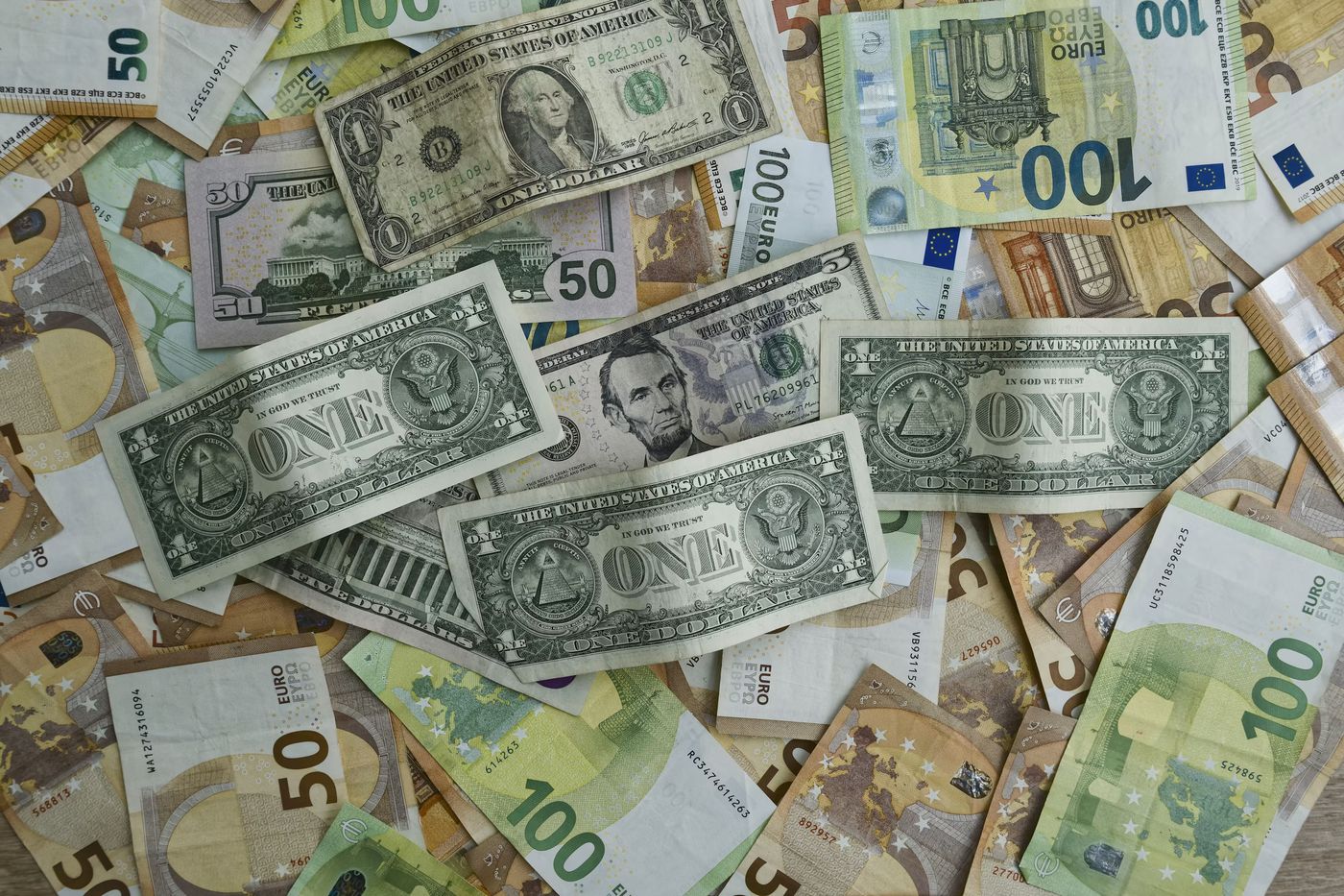 Us dollars and euros scattered on a surface, Free Photo on Unsplash