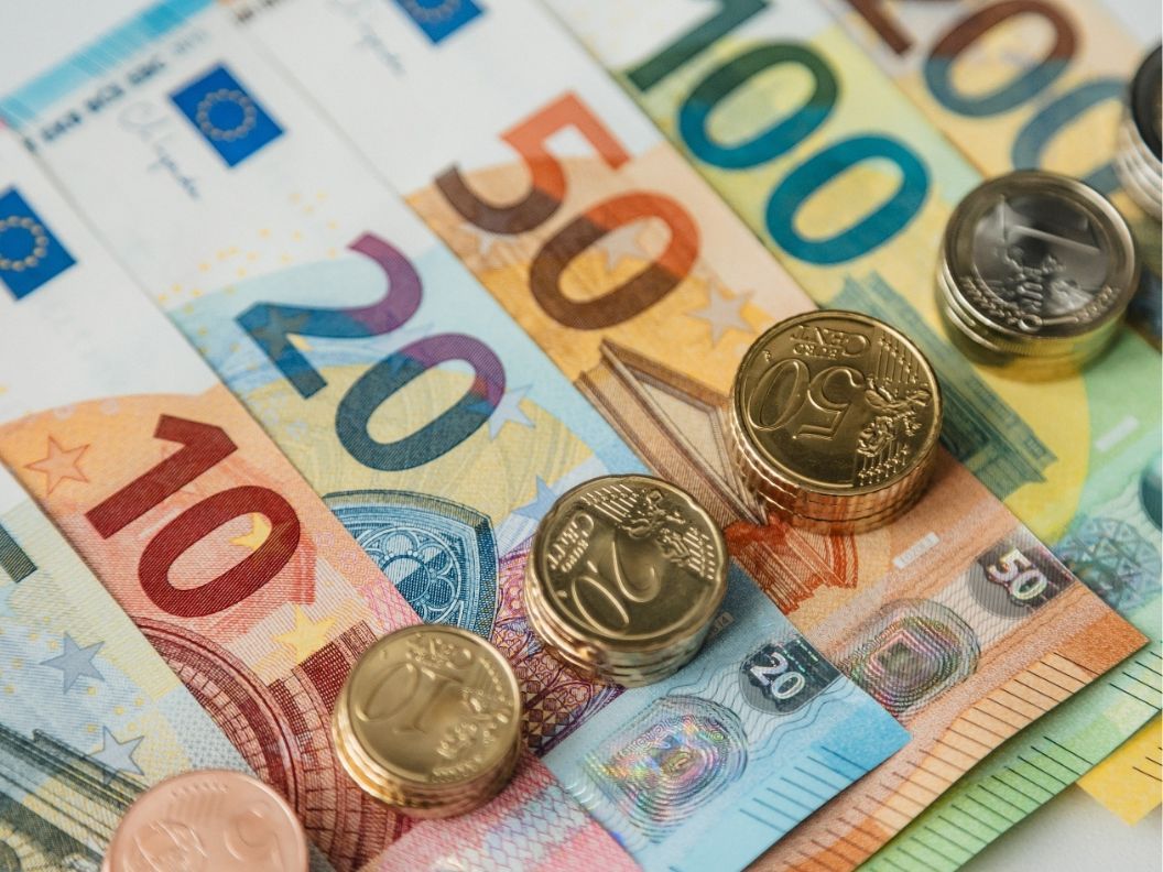 Euro banknotes and coins, Oesterreichische Nationalbank