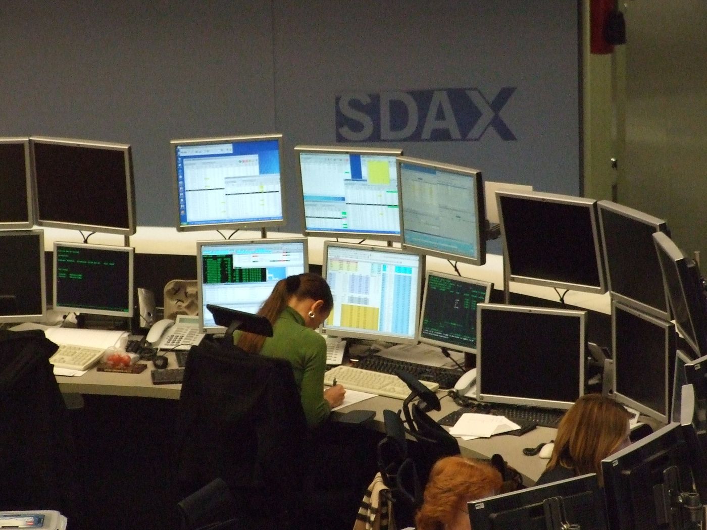 Trading room, Wikipedia