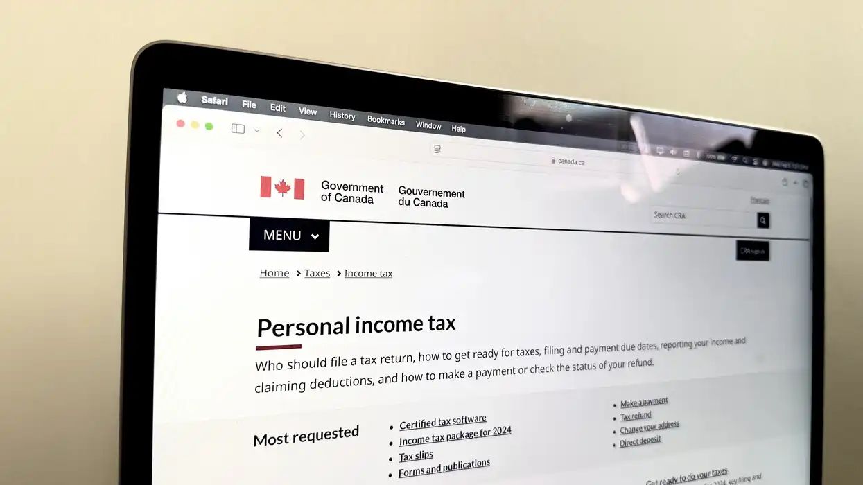 The CRA recommends filing your income tax return online, Here's how to do  it for free, Narcity