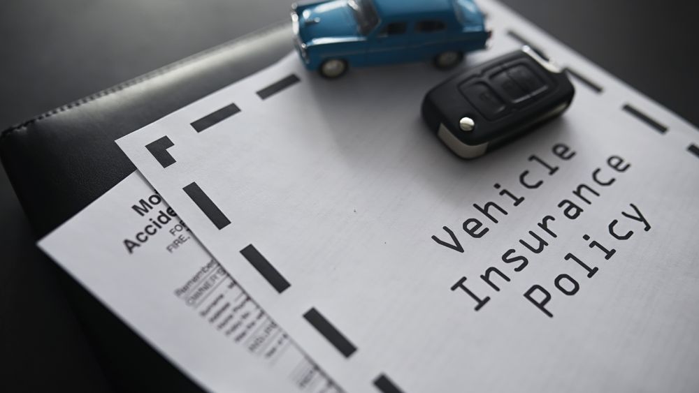 Should I Use Insurance to Replace My Windshield? A Comprehensive Guide