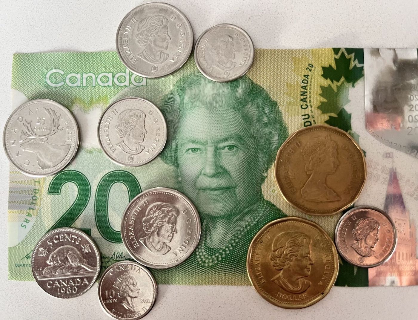Monarchy on Canadian currency marks traditions of a bygone era, The Gateway