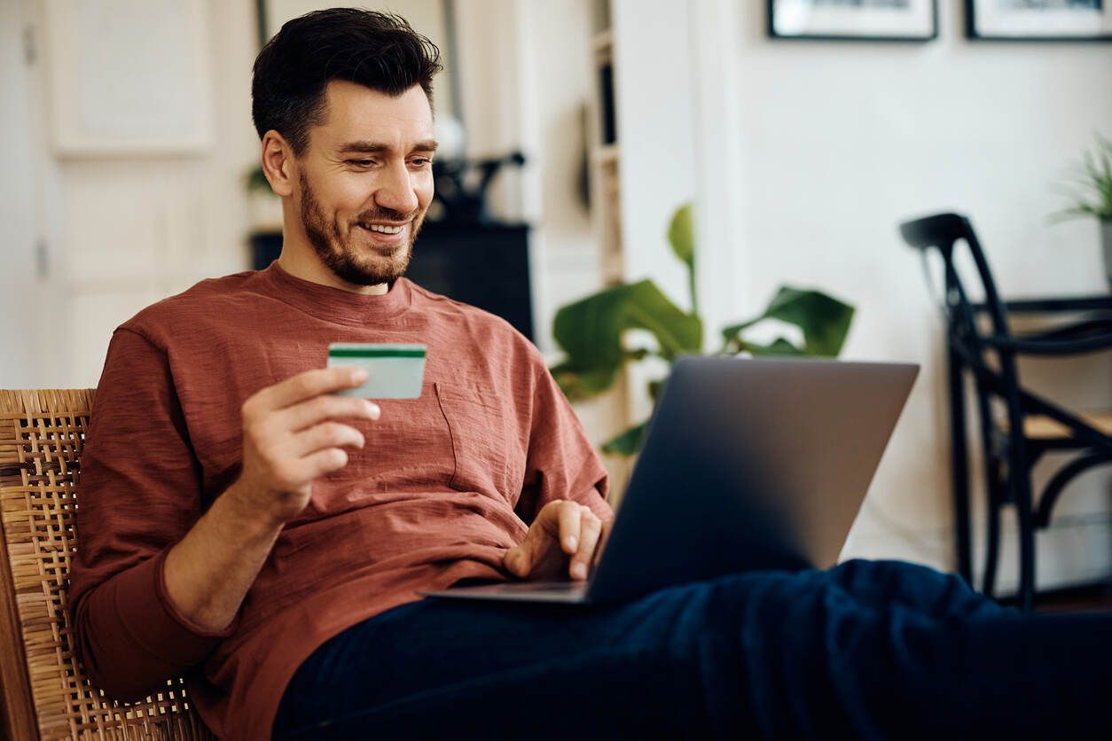 7 Credit Score Myths To Ignore If You're New To Canada
