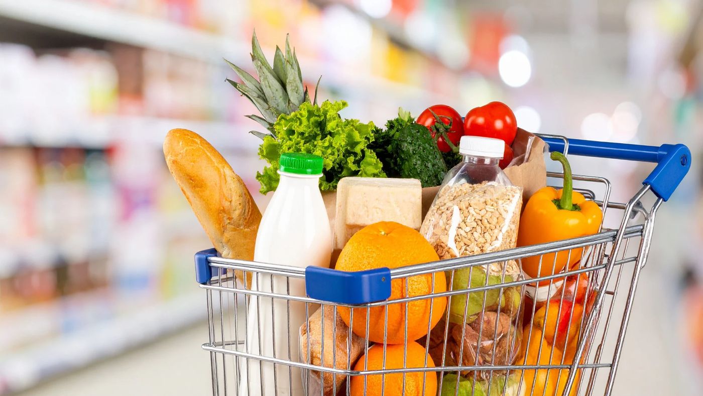 Family of 4 can expect to pay $1000 more for food in 2026 - The Weather Network