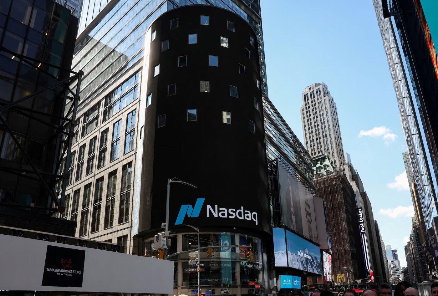 Nasdaq, NYSE to ring opening bell from Oval Office for Trump Accounts  launch, Hassett tells CNBC | Reuters