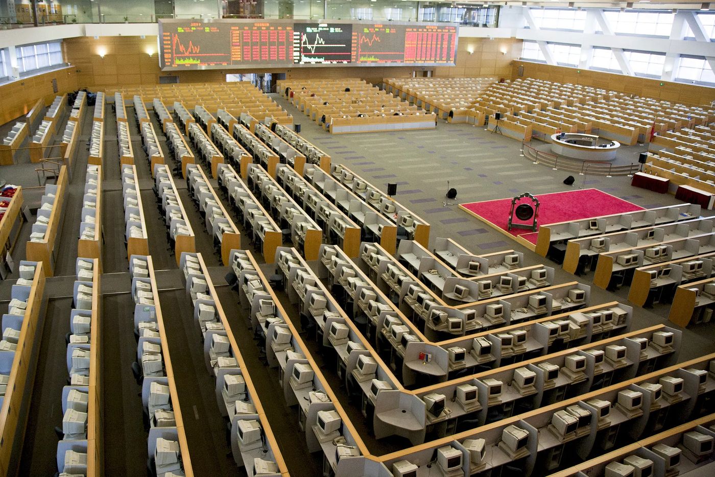 Global Obsession With Chinese Stocks Makes No Sense to Aberdeen ...