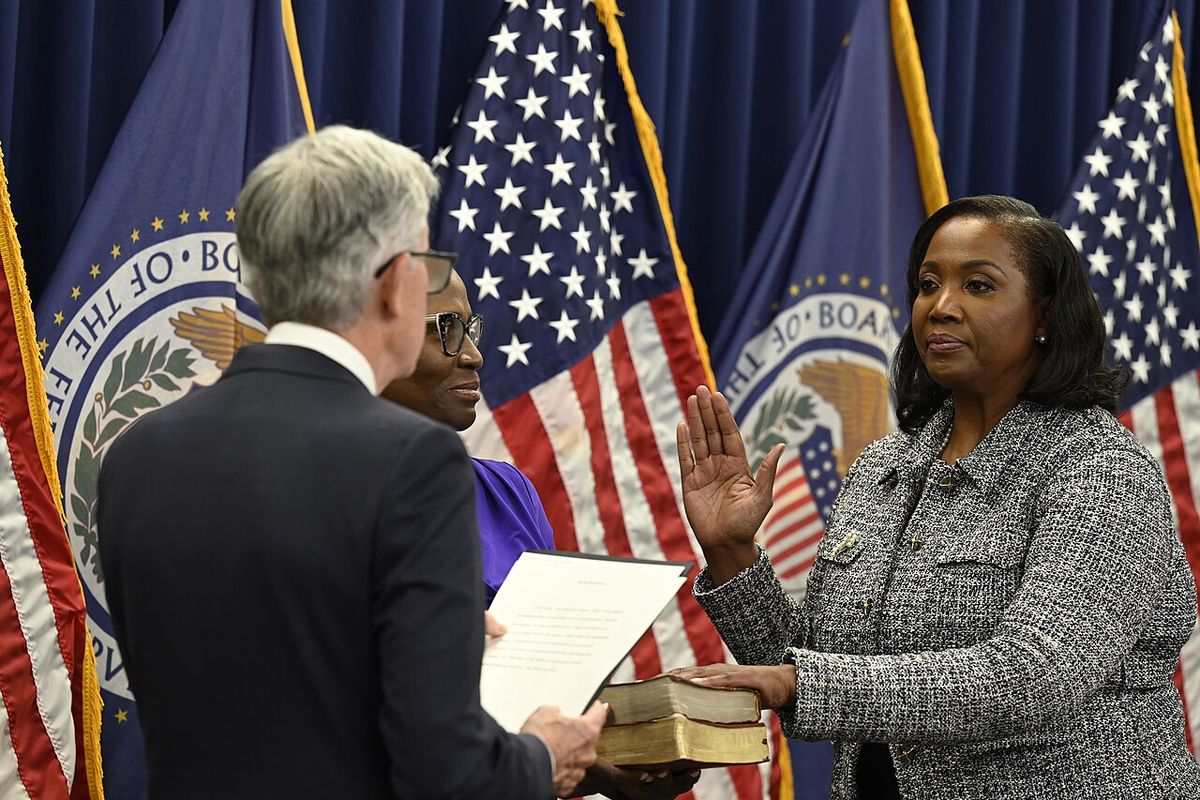 Lisa D. Cook sworn in as a member of the Board of Governors of the Federal Reserve System: <a href="https://www.federalreserve.gov/newsevent