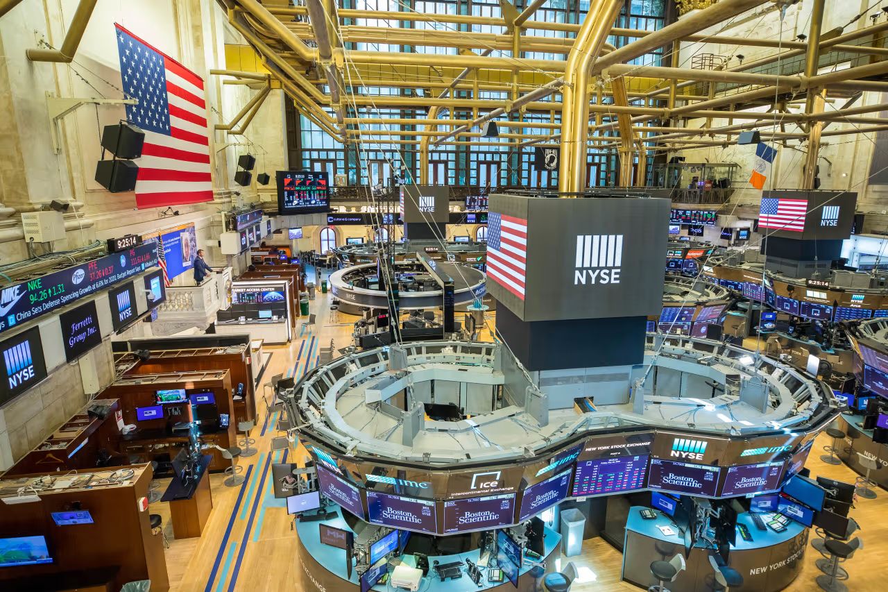 NYSE's Floor to Reopen With Masks, Coronavirus Waivers and Handshake Ban, WSJ