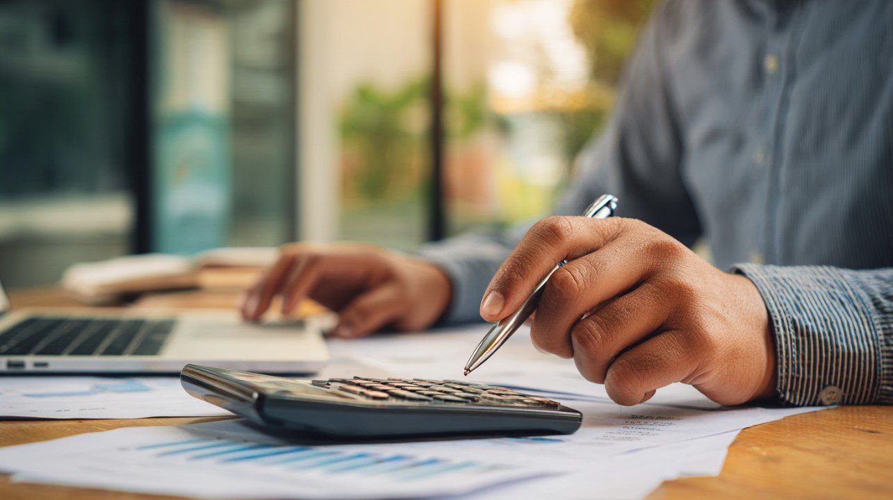 Business Accounting and Financial Calculations, PresentationGO