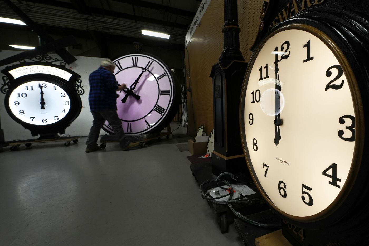 How Alberta's proposed permanent daylight saving time impacts martinis,  productivity, even energy independence, The Hub