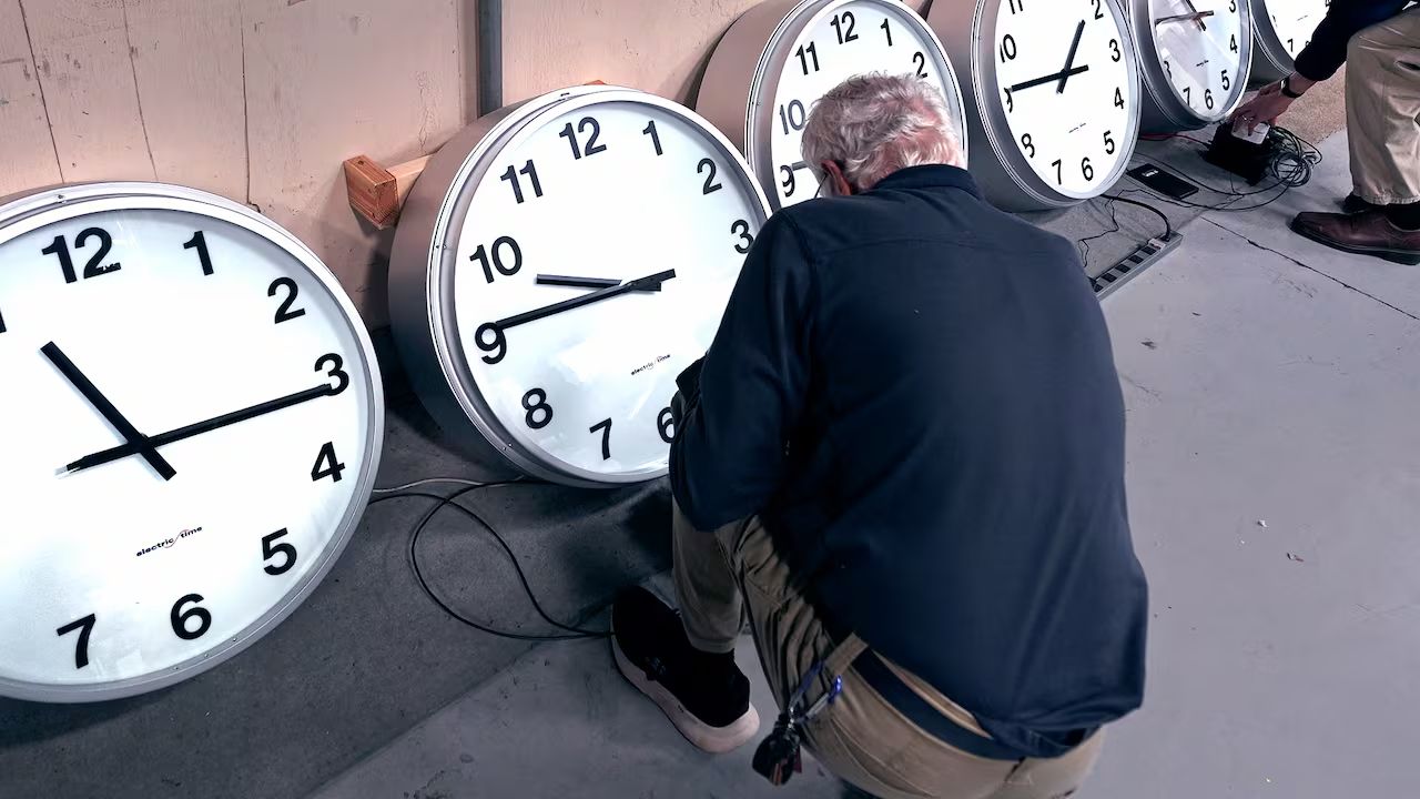 Reaction to Manitoba's permanent daylight change: 'I'm already very  confused'