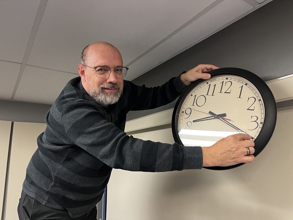Why Portagers change their clocks at 2 a.m., and why the rule may soon end, PortageOnline.com, Local news, Weather, Sports, Free Classifieds