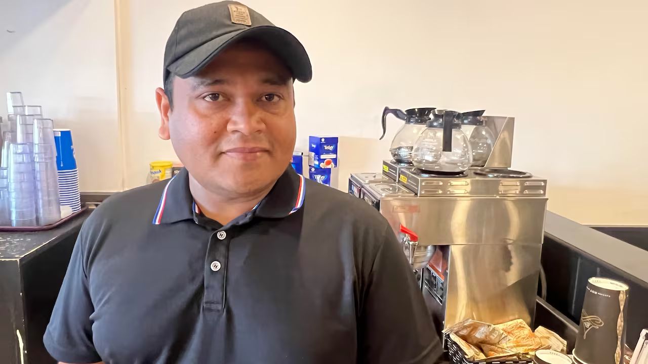 Ontario's minimum wage now $17.20, but the 'real' minimum in London likely more | CBC News