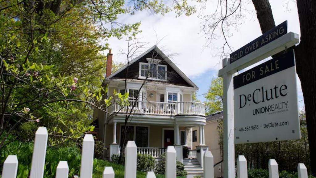 National home sales in August hit 4-year high, says CREA | Radio-Canada.ca