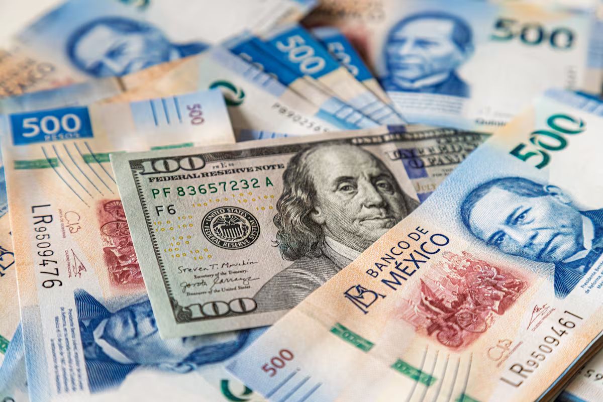 Mexican peso defies uncertainty with forecasts of a new period of stability  in 2026 | Economy and Business | EL PAÍS English