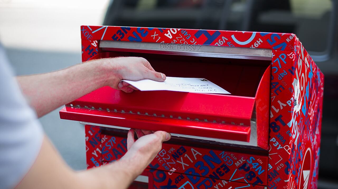 Rural eastern Ontarians worried about losing home mail delivery | CBC News