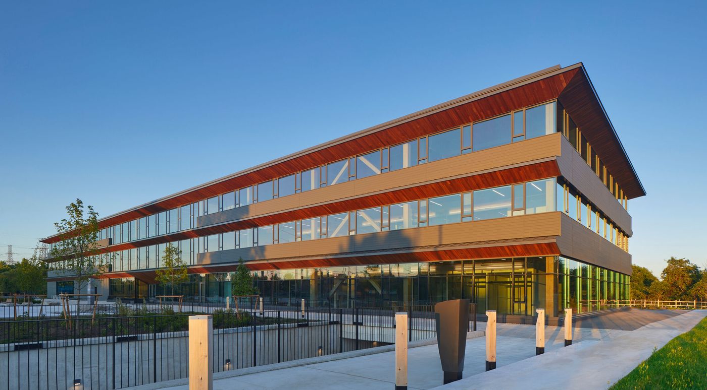 Ontario Secondary School Teachers' Federation (OSSTF) Headquarters |  Moriyama Teshima Architects | Archello