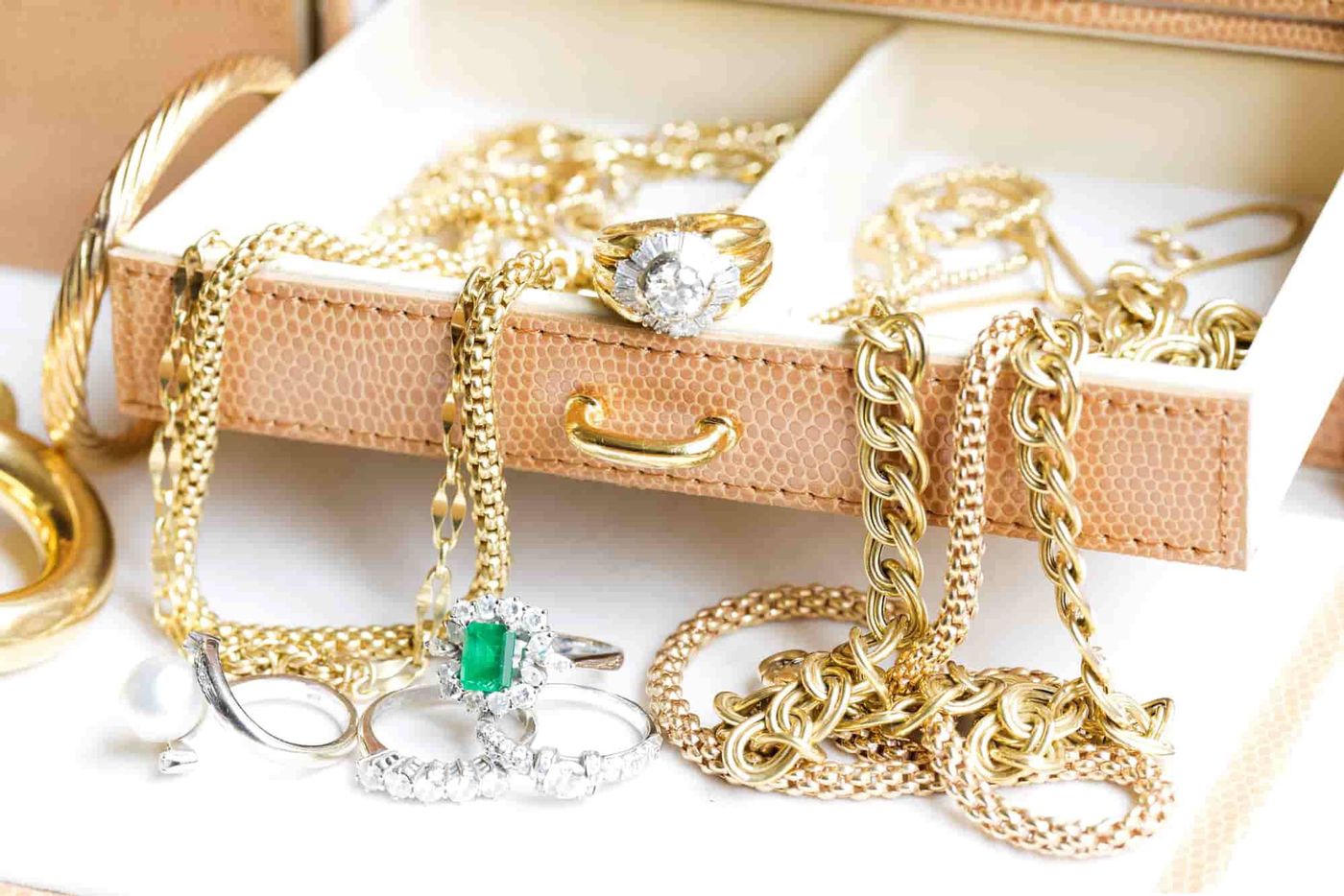 Unveiling the Value of Your Jewelry in Montreal | Le Lion D'or
