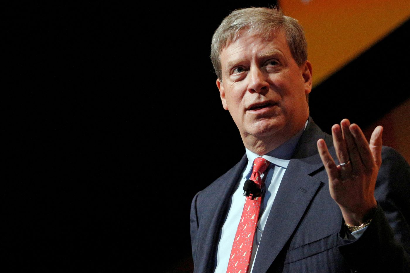 Investor Druckenmiller sees U.S. falling into recession next year ...