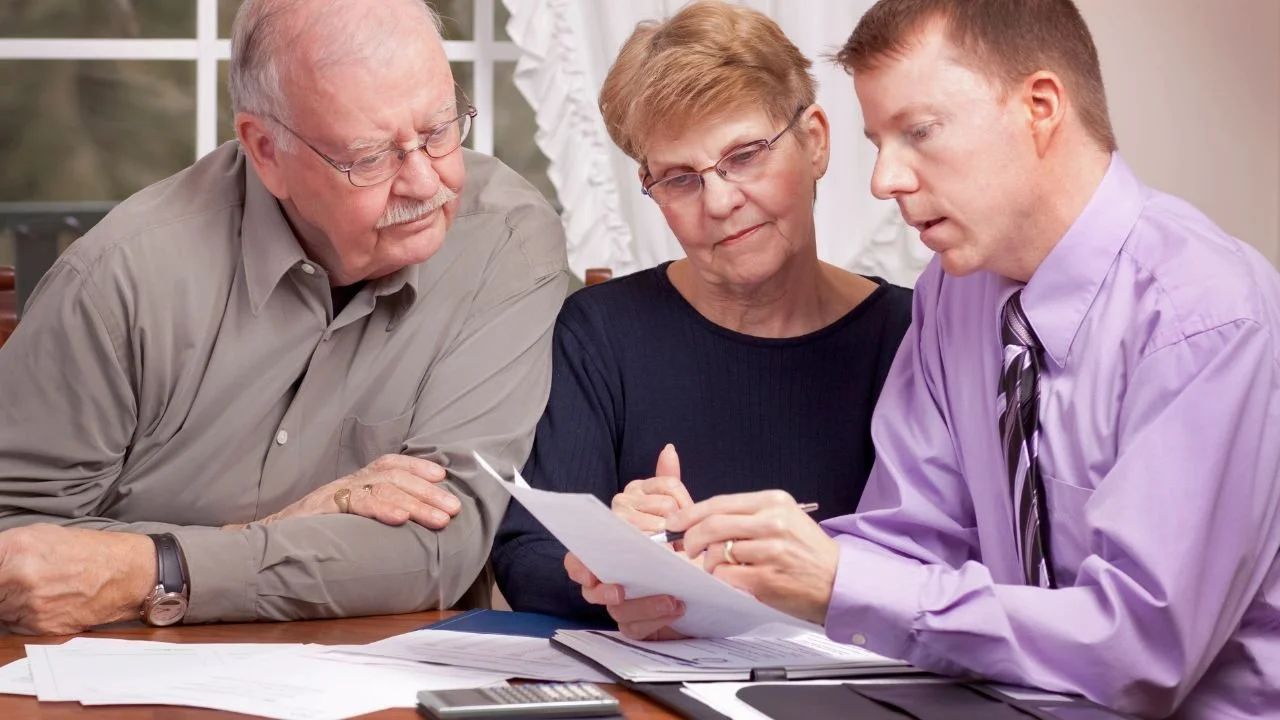 5 Signs your family is crossing your financial boundaries