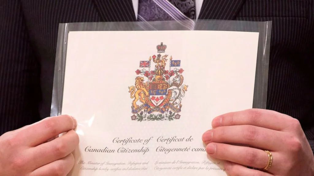 Demand for Canadian citizenship certificates soaring, fuelled by Americans  | Radio-Canada.ca