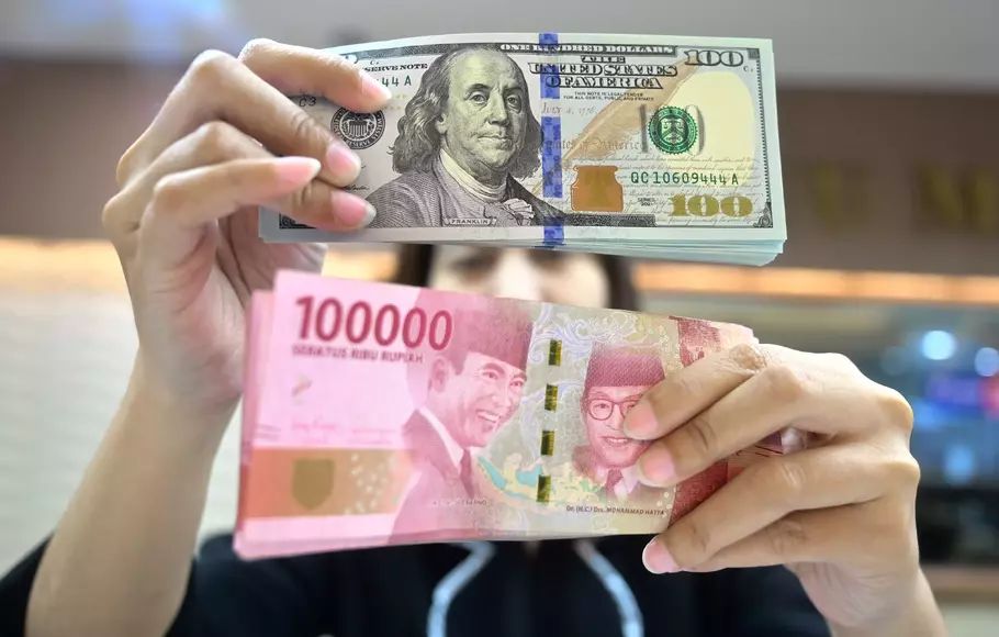 Rupiah Slides 3% YTD, BI Pledges to Guard Stability