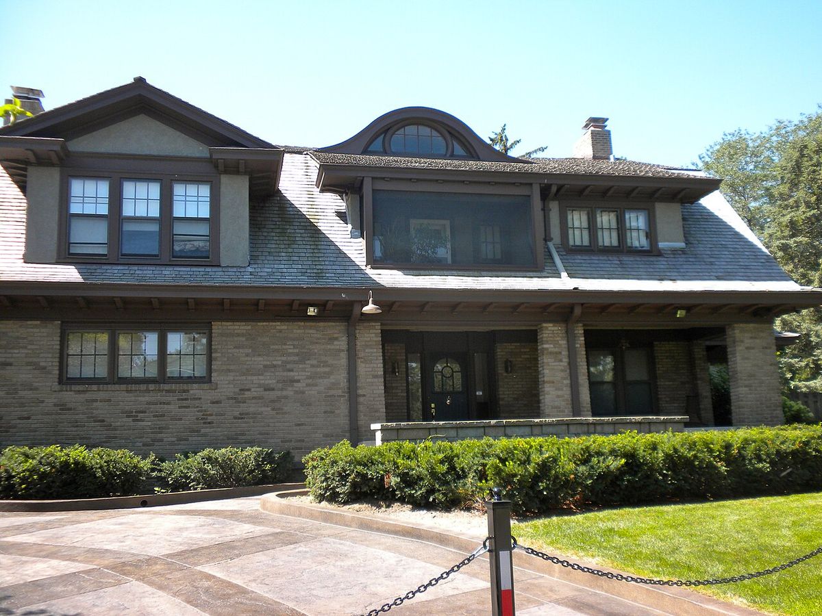 House in Dundee-Happy Hollow Historic District, in Omaha, Nebraska. District on NRHP since July 22, 2005. The district is roughly bounded by
